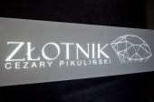 Light boxes out of dibond (rectangular, cubic, convex, with 3D letters, indirectly lighted)